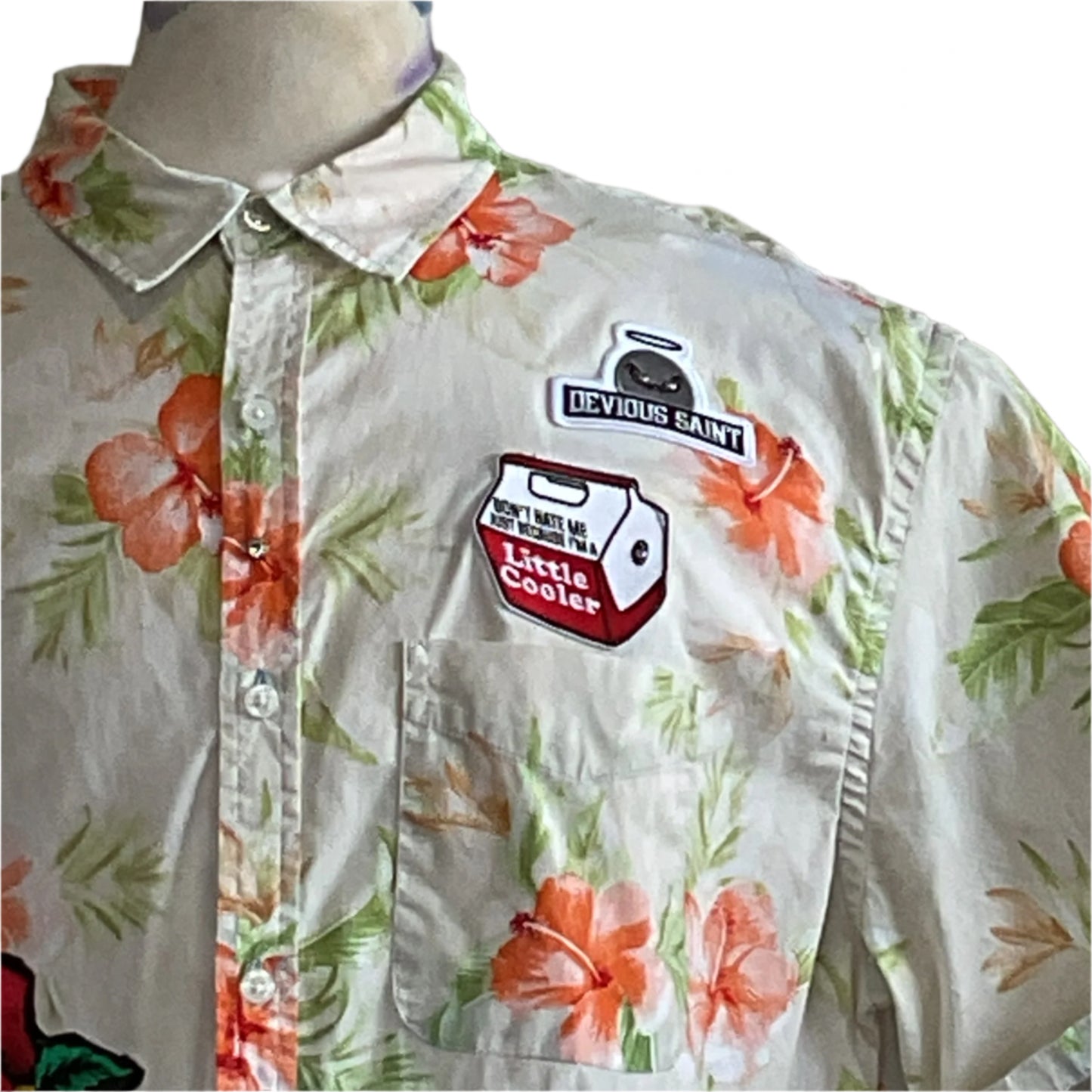 Men's 2XL short sleeve shirt with hibiscus motifs, DEVIOUS SAINT and Little Cooler patches, ideal for bold, casual style.