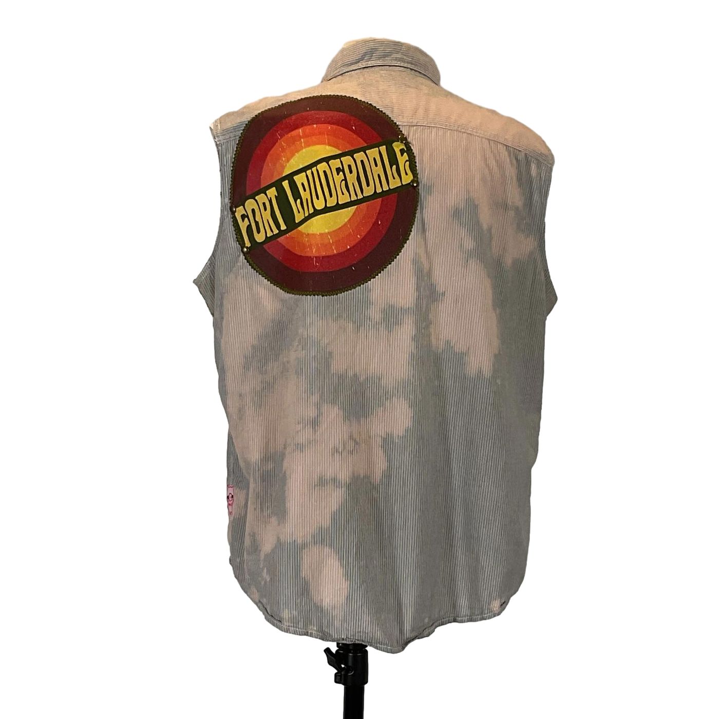 FORT LAUDERDALE Men's Custom Sleeveless Shirt featuring a unique logo design, embodying the bold and distinctive style of DEVIOUS SAINT, crafted from pre-owned cotton.