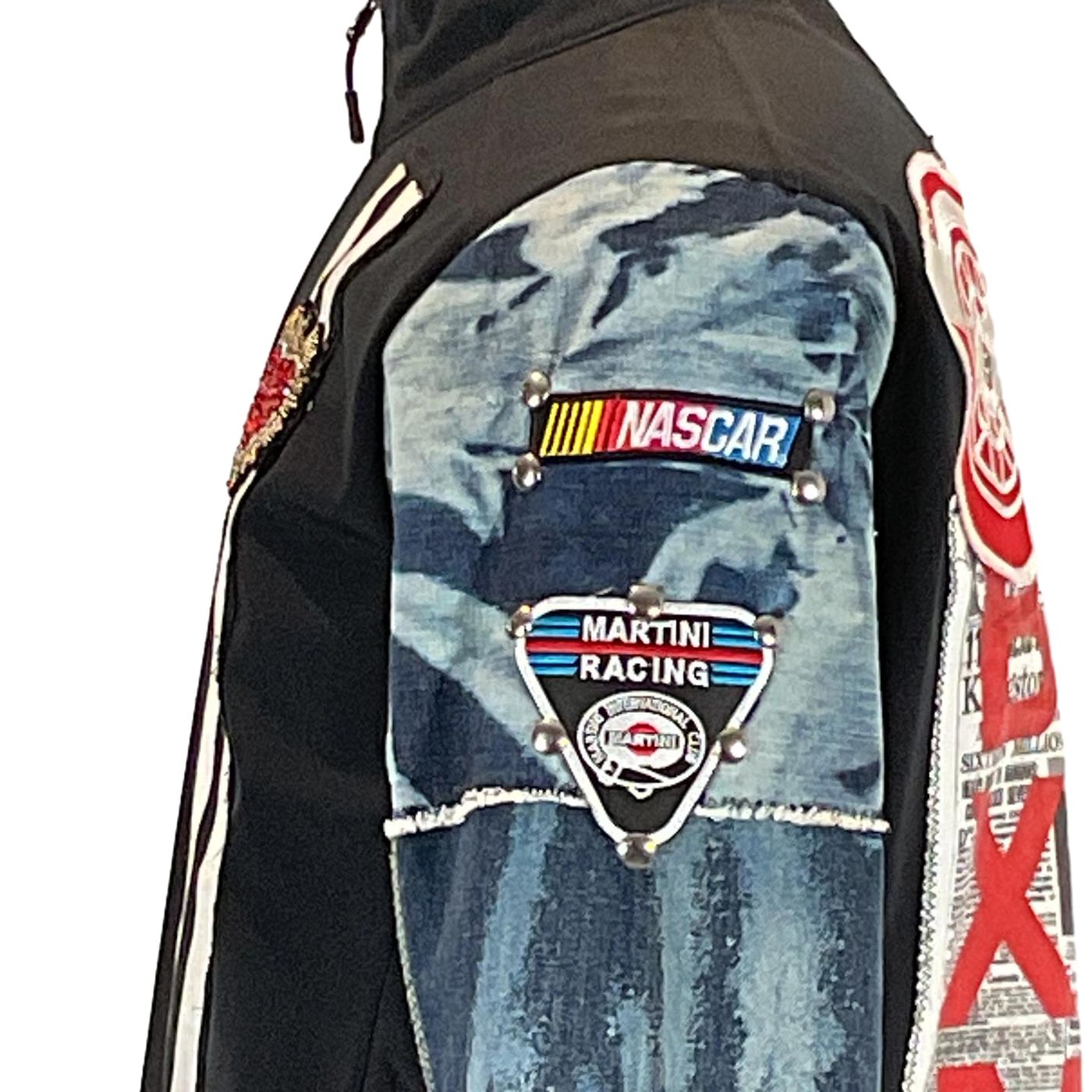 DETROIT RED WINGS Custom Men's Jacket featuring denim sleeves, patches, and a zipper. Close-up of logo detail. Size: Large.