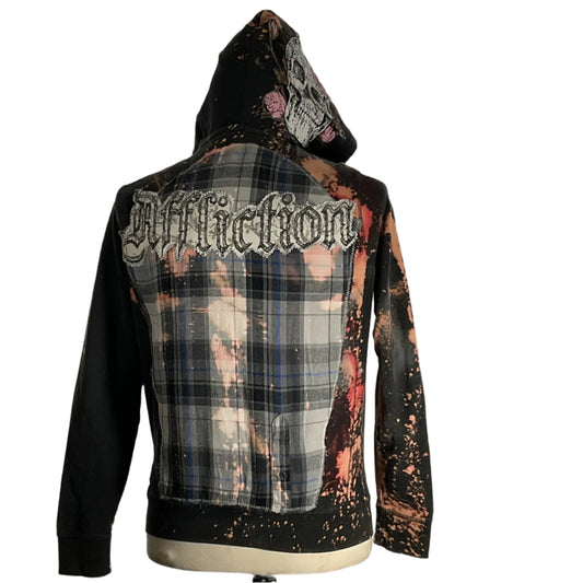 Anime Custom Men's Hoodie in Large with skull design, showcasing bold style and comfort, perfect for fans to express their passion uniquely.